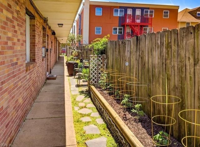 315 15th St Apt 6, Virginia Beach, VA 23451