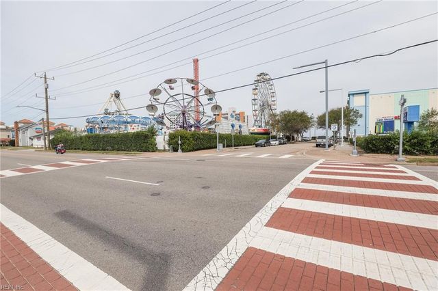 315 15th St Apt 6, Virginia Beach, VA 23451