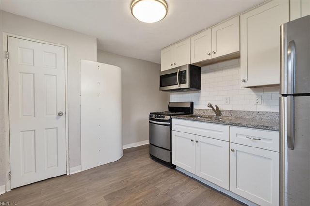 315 15th St Apt 6, Virginia Beach, VA 23451