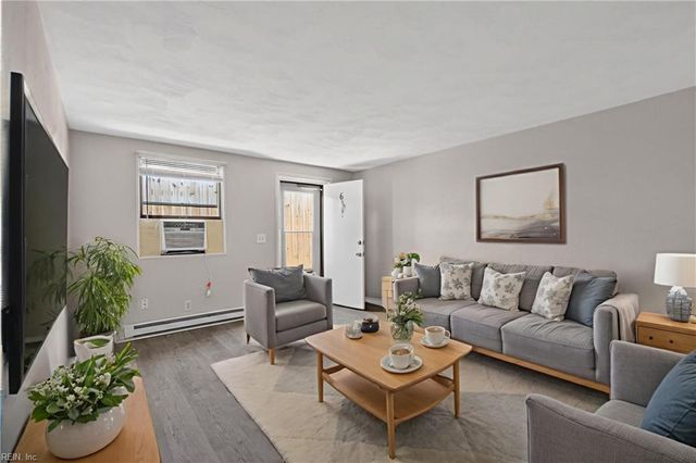 315 15th St Apt 6, Virginia Beach, VA 23451