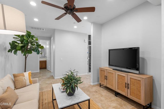 4082 Farralon Way, Oxnard, CA 93035