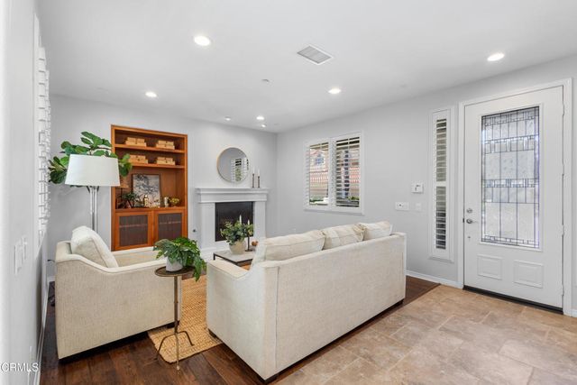 4082 Farralon Way, Oxnard, CA 93035