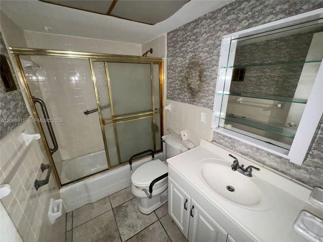1401 SE 7th Avenue 15, Pompano Beach, FL 33060