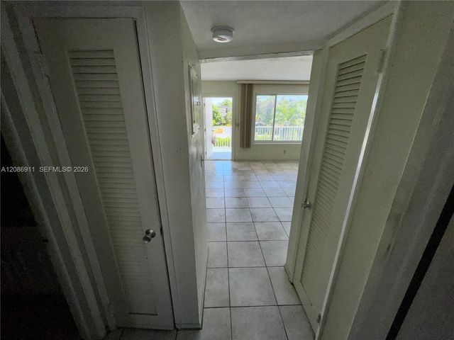 1401 SE 7th Avenue 15, Pompano Beach, FL 33060