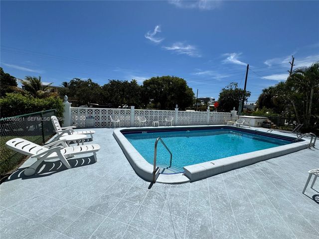 1401 SE 7th Avenue 15, Pompano Beach, FL 33060