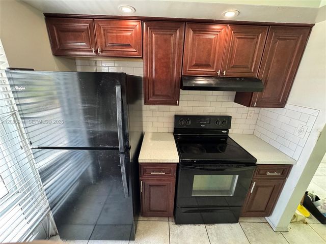 1401 SE 7th Avenue 15, Pompano Beach, FL 33060