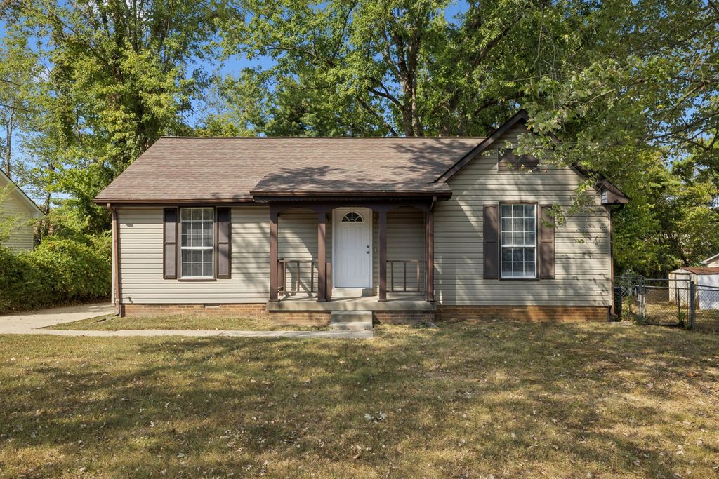 148 Cunningham Pl, Clarksville, TN 37042