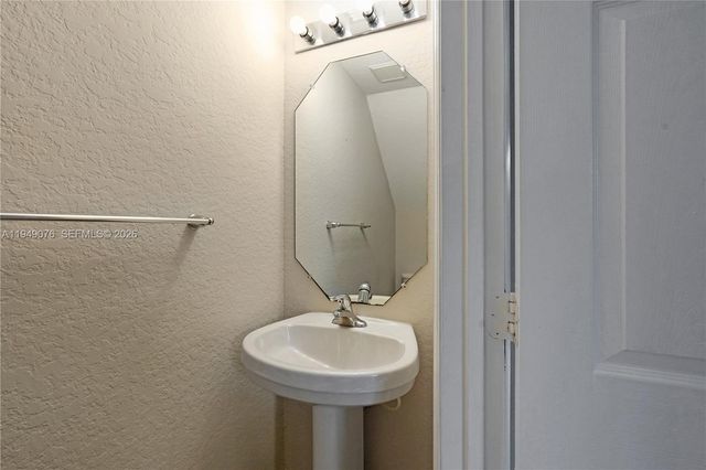 3533 Sonoma Dr, Riviera Beach, FL 33404