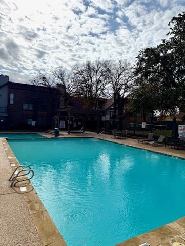 2301 Basil Drive F214, Arlington, TX 76006