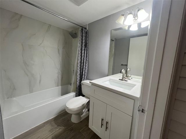 400 Palm Circle W Unit 302, Pembroke Pines, FL 33025