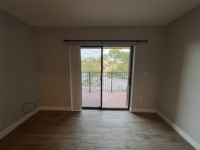 400 Palm Circle W Unit 302, Pembroke Pines, FL 33025