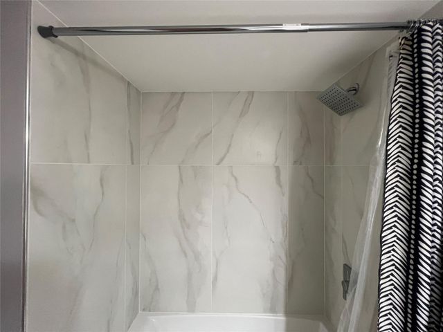 400 Palm Circle W Unit 302, Pembroke Pines, FL 33025