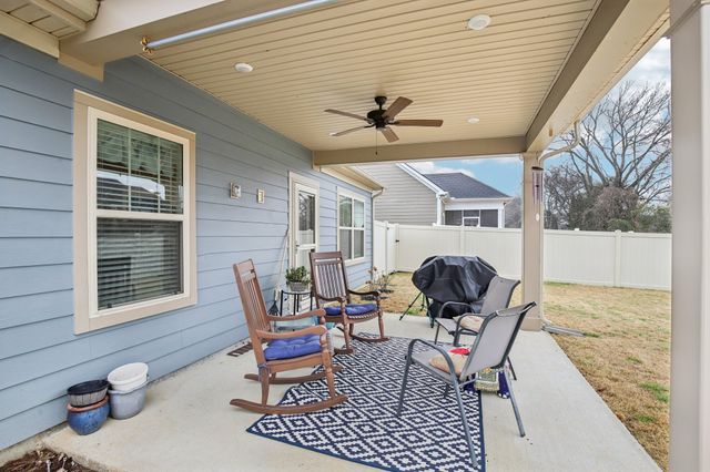 555 High Echelon Cir, Smyrna, TN 37167