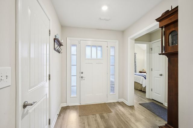 555 High Echelon Cir, Smyrna, TN 37167