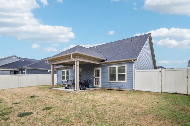 555 High Echelon Cir, Smyrna, TN 37167