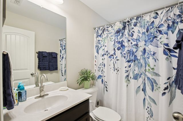 555 High Echelon Cir, Smyrna, TN 37167