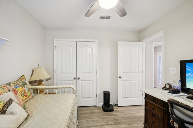 555 High Echelon Cir, Smyrna, TN 37167