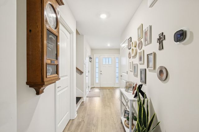 555 High Echelon Cir, Smyrna, TN 37167