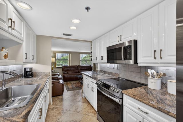 364 Golfview Road 506, North Palm Beach, FL 33408
