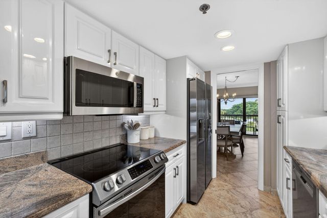 364 Golfview Road 506, North Palm Beach, FL 33408