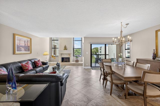 364 Golfview Road 506, North Palm Beach, FL 33408