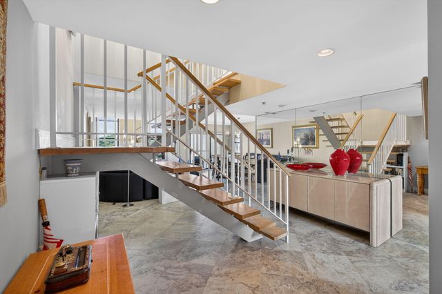 364 Golfview Road 506, North Palm Beach, FL 33408