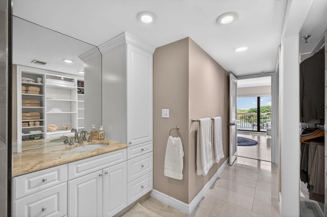 364 Golfview Road 506, North Palm Beach, FL 33408