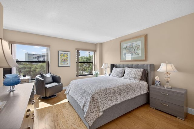364 Golfview Road 506, North Palm Beach, FL 33408