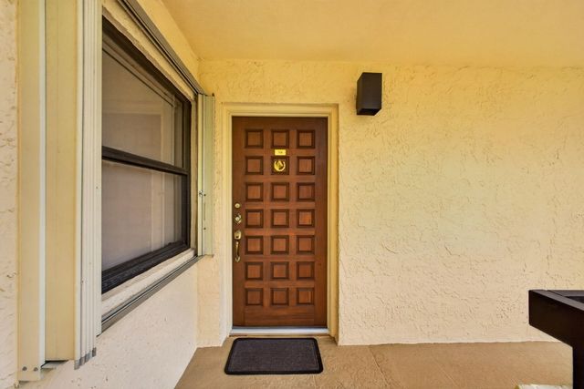 364 Golfview Road 506, North Palm Beach, FL 33408