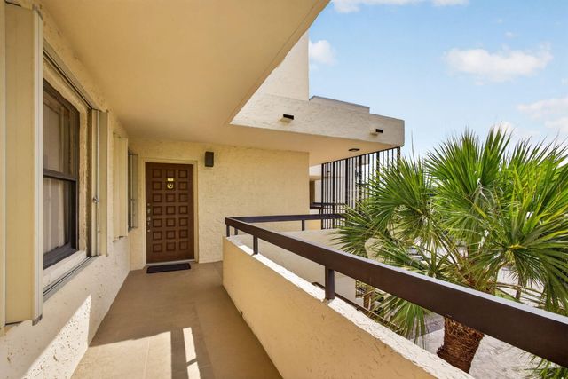364 Golfview Road 506, North Palm Beach, FL 33408
