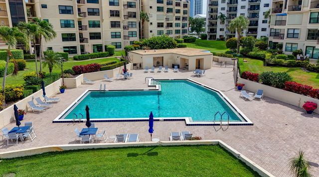 364 Golfview Road 506, North Palm Beach, FL 33408