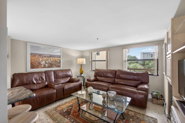 364 Golfview Road 506, North Palm Beach, FL 33408