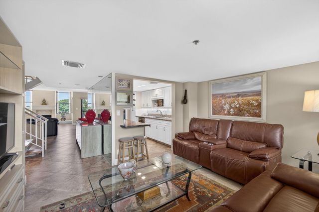364 Golfview Road 506, North Palm Beach, FL 33408