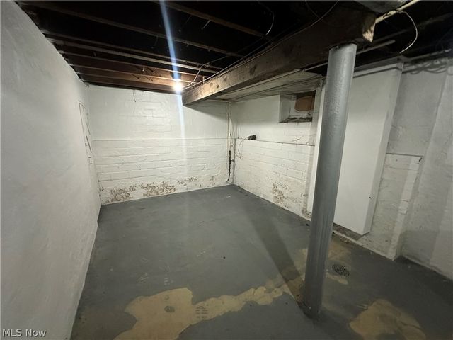 875 E 154th Street, Cleveland, OH 44110