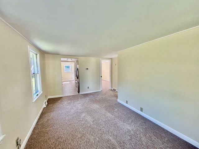 577 Glenbrook Avenue N, Oakdale, MN 55128