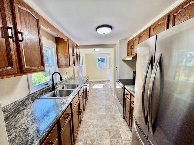 577 Glenbrook Avenue N, Oakdale, MN 55128