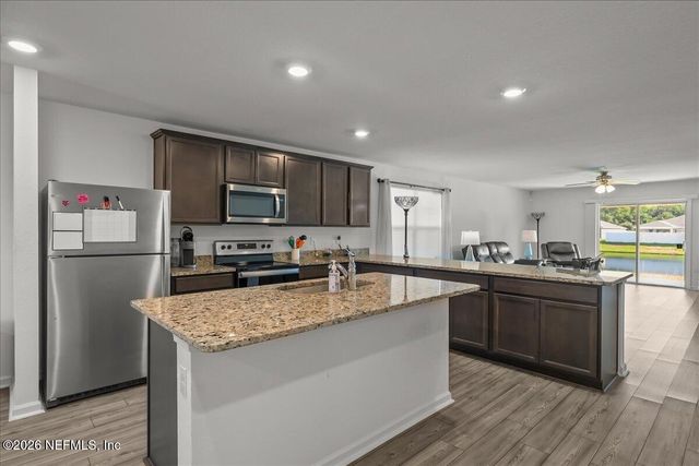 5980 CROSBY LAKE Way E, Macclenny, FL 32063
