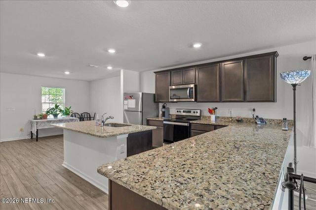 5980 CROSBY LAKE Way E, Macclenny, FL 32063