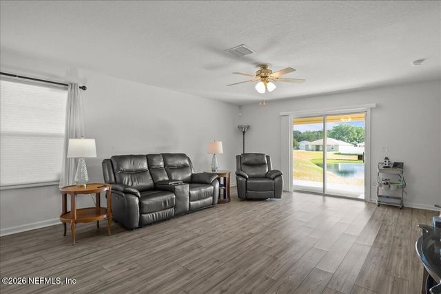 5980 CROSBY LAKE Way E, Macclenny, FL 32063