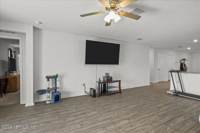 5980 CROSBY LAKE Way E, Macclenny, FL 32063