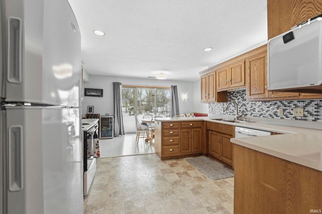 2303 Meadowsweet Court, Fort Wayne, IN 46808