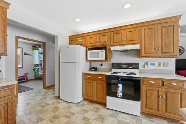 2303 Meadowsweet Court, Fort Wayne, IN 46808