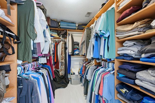 2303 Meadowsweet Court, Fort Wayne, IN 46808