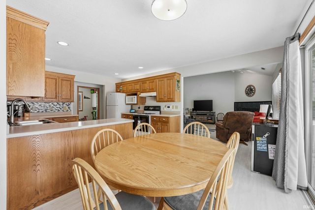 2303 Meadowsweet Court, Fort Wayne, IN 46808