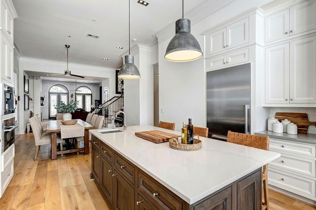 6826 Bellgreen Drive, Houston, TX 77030