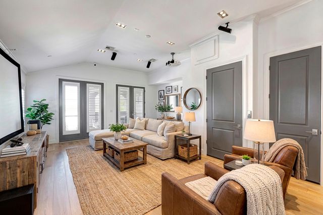 6826 Bellgreen Drive, Houston, TX 77030