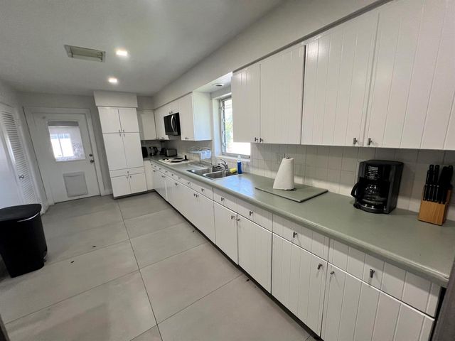 2217 NW 4th Avenue, Wilton Manors, FL 33311