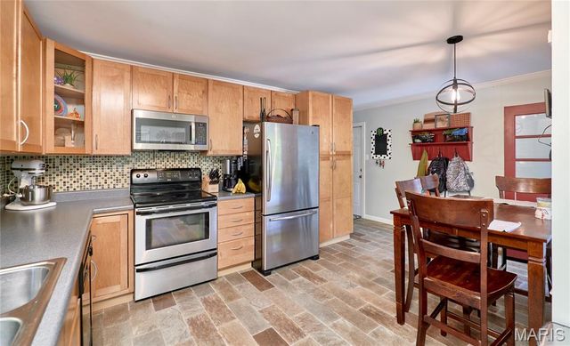 1127 Caulks Hill Road, St Charles, MO 63304