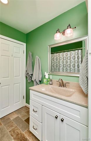 1127 Caulks Hill Road, St Charles, MO 63304