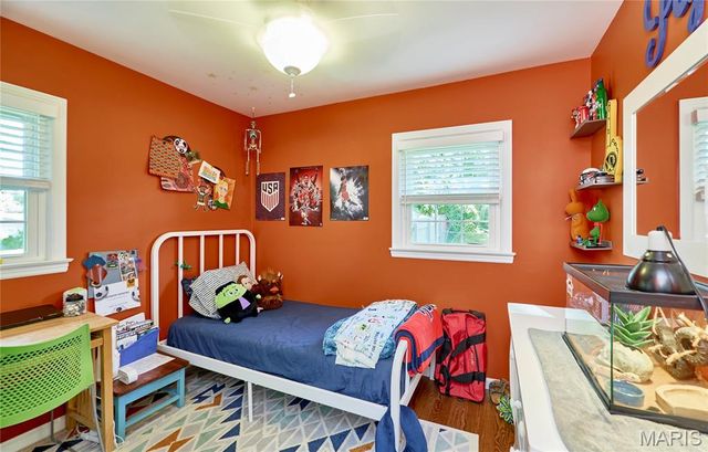 1127 Caulks Hill Road, St Charles, MO 63304